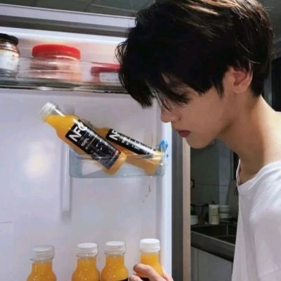 让人惊呼神仙颜值的男生帅气头像图片(18张)