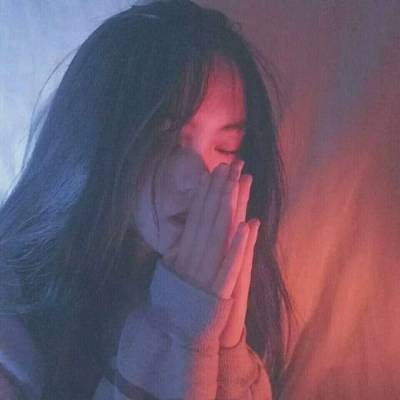 孤独黑暗系女生头像(共18张)