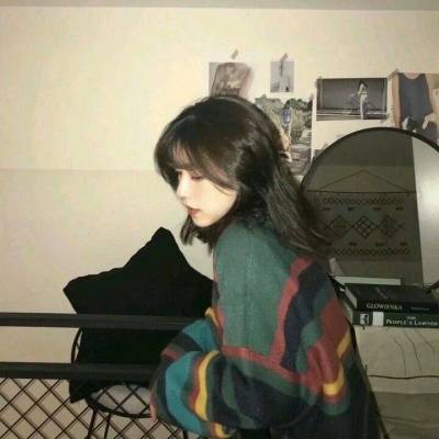 孤独黑暗系女生头像(共18张)
