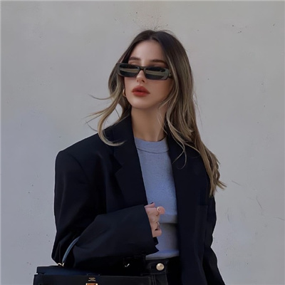 高清有个性的漂亮美女头像图片(共18张)