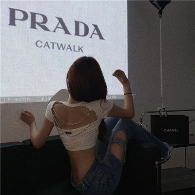 高清有个性的漂亮美女头像图片(共18张)