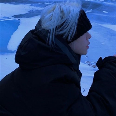 不染世俗的女生头像(精选22张)