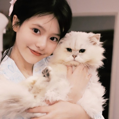 不染世俗的女生头像(精选22张)