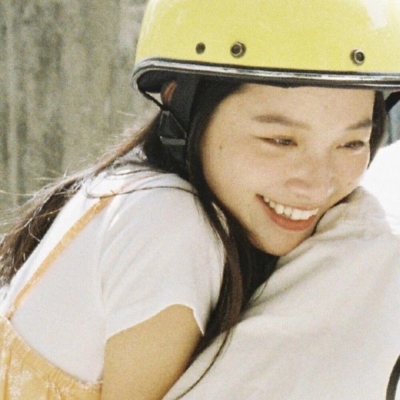 不染世俗的女生头像(精选22张)