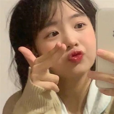 古灵精怪的女生头像图片(22张)