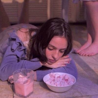 紫色的女生头像图片(24张)