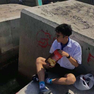 微信男生头像图片大全(16张)