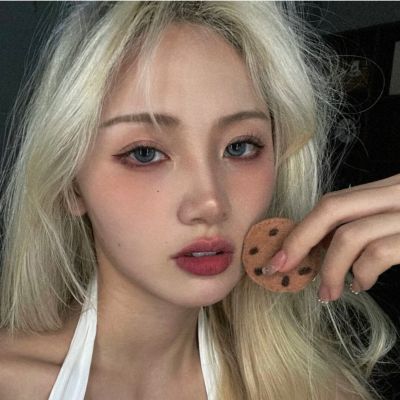 高颜值的浪漫女头像(优选20张)