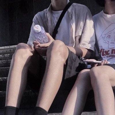 抖音最火的部位情侣头像(18张)