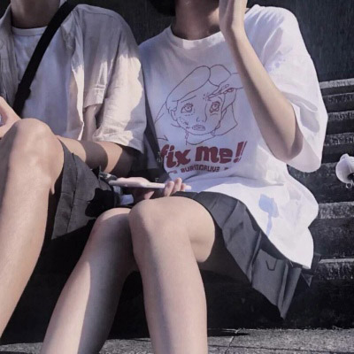 抖音最火的部位情侣头像(18张)