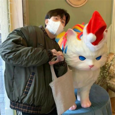 男生抱着动物的情头(精选18张)