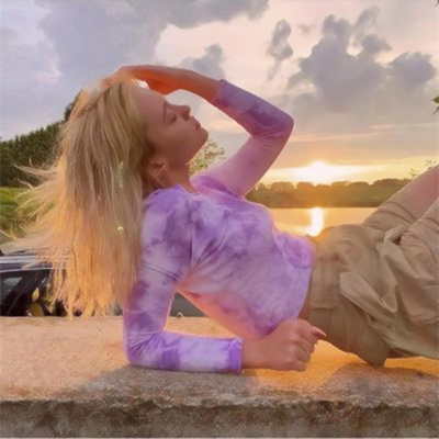 高清紫色系的女生头像图片大全(精选18张)