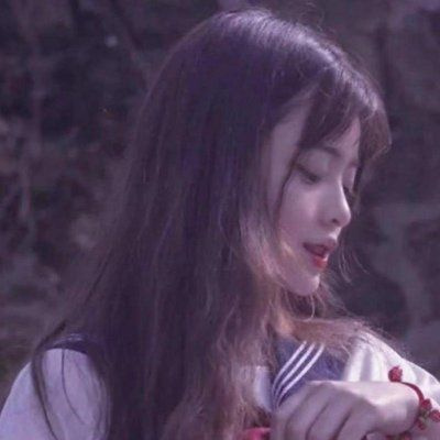 高清紫色系的女生头像图片大全(精选18张)