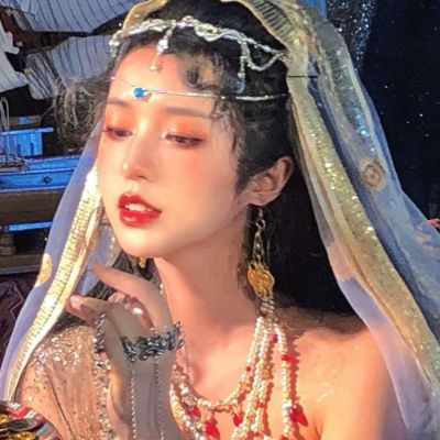 异域风情可爱女生头像(15张)