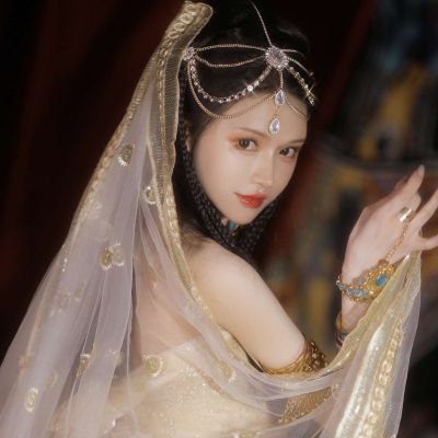 异域风情可爱女生头像(15张)