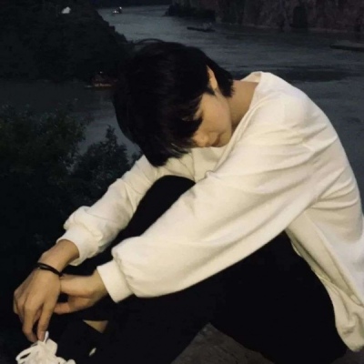 风格好看的气质男头像图片(18张)