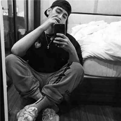 风格好看的气质男头像图片(18张)