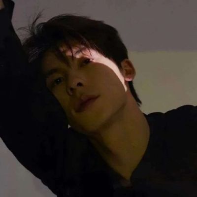 风格好看的气质男头像图片(18张)