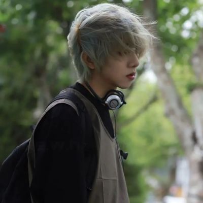 风格好看的气质男头像(20张)