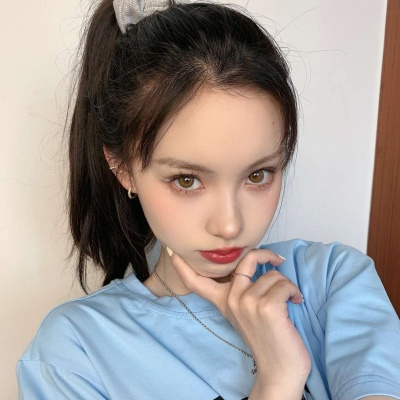 超纯超欲的女生头像图片(20张)