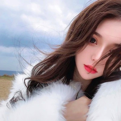 2423最新潮流女生头像图片大全(共20张)