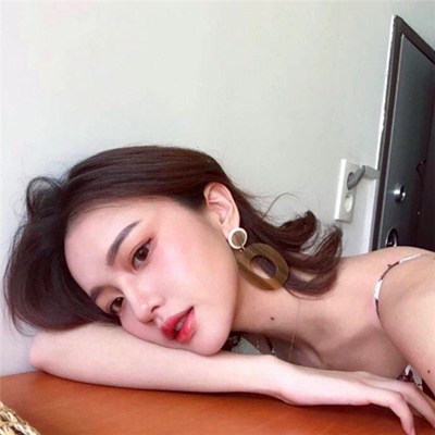 2023年最潮流女生霸气头像(22张)