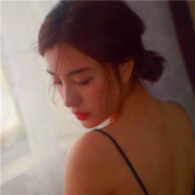 2023年最潮流女生霸气头像(22张)