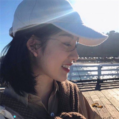 2023年最潮流女生霸气头像(22张)