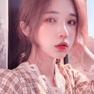 孤傲冷艳淡漠女生头像(优选18张)