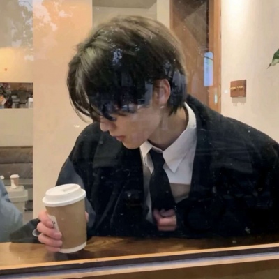 帅气的文艺范qq男生头像图片(18张)