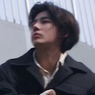 帅气的文艺范qq男生头像图片(18张)