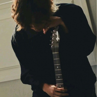 帅气的文艺范qq男生头像图片(18张)