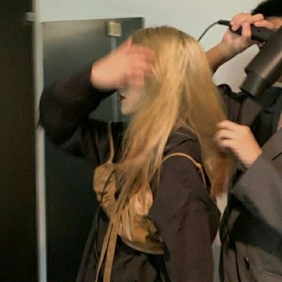 创意情侣头像一左一右图片大全(精选18张)