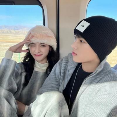 创意情侣头像一左一右图片大全(精选18张)