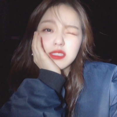 网图小姐姐头像图片(16张)