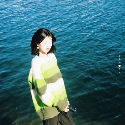 一组惊艳你的氛围感女生头像(20张)