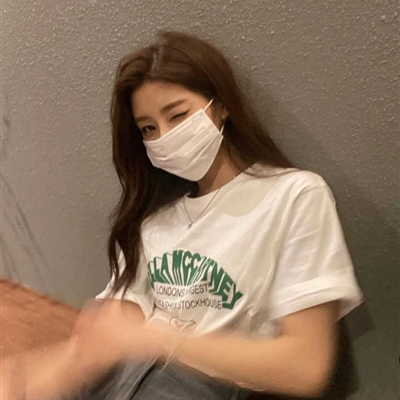 一组惊艳你的氛围感女生头像(20张)