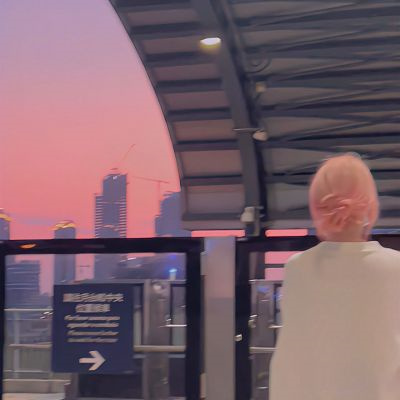 一组惊艳你的氛围感女生头像(20张)