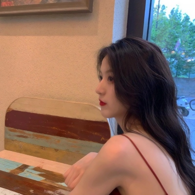 网图小姐姐头像图片(16张)