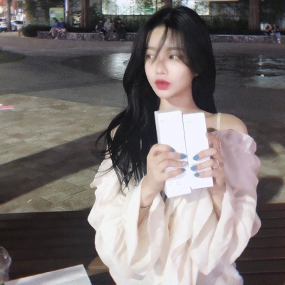 网图小姐姐头像图片(16张)