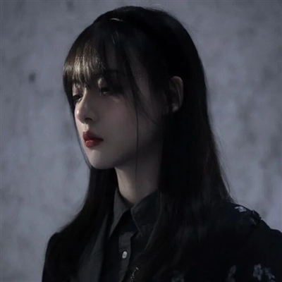 有艺术感的女生头像(共16张)