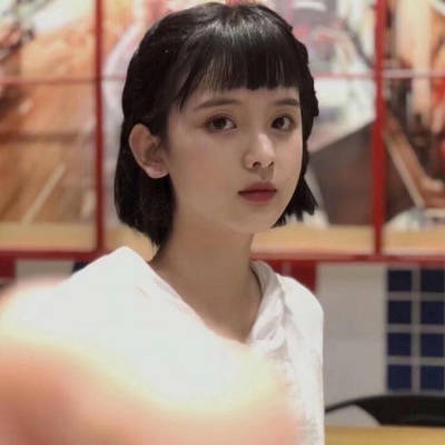 有艺术感的女生头像(共16张)