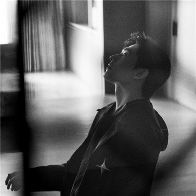 最新高清帅气黑白男头(精选18张)