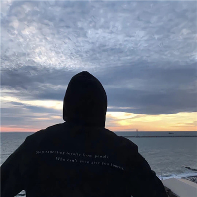 男生忧郁郁闷烦躁头像(共18张)