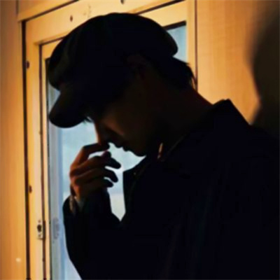 男生忧郁郁闷烦躁头像(共18张)