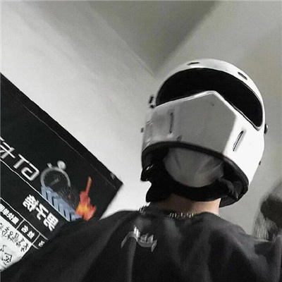 男生忧郁郁闷烦躁头像(共18张)