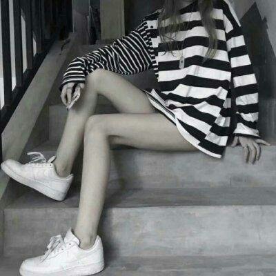 超好看的女生部位头像(共16张)