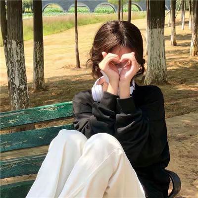 超甜超撩的微信女头像图片(精选18张)