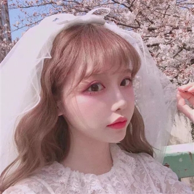 女生穿着婚纱的头像(共26张)