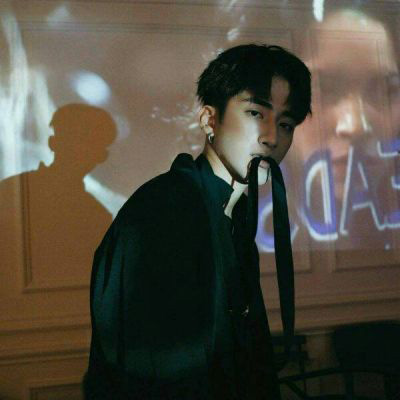 成熟有魅力的男头像图片(18张)